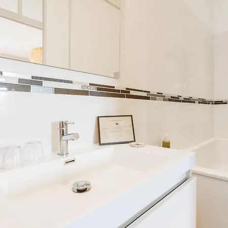 D'hotes Chateau De Bourrassol 3*